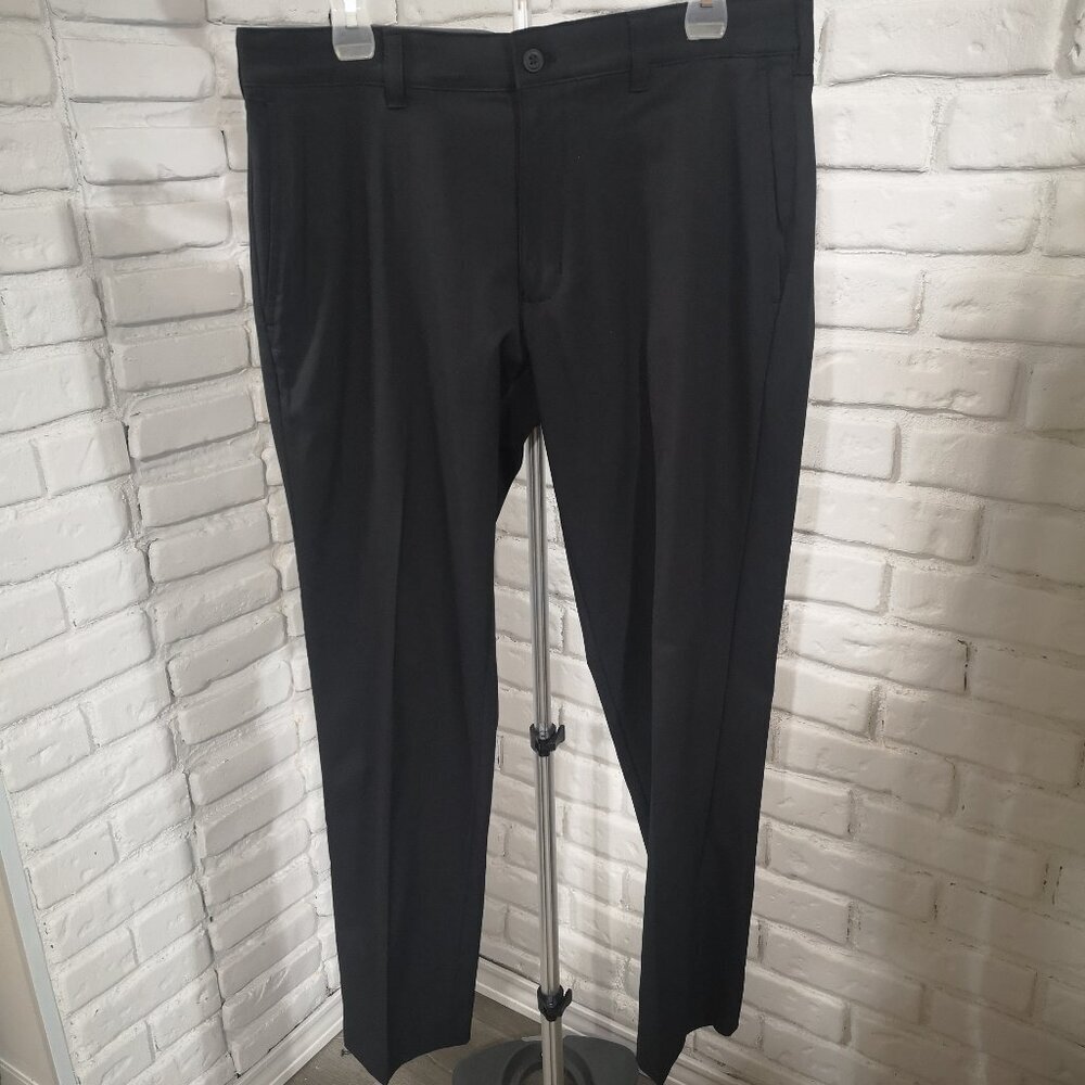 Ben Hogan Men's Size 32/30 Black Lightweight Zipper & Button Closure Golf Pants